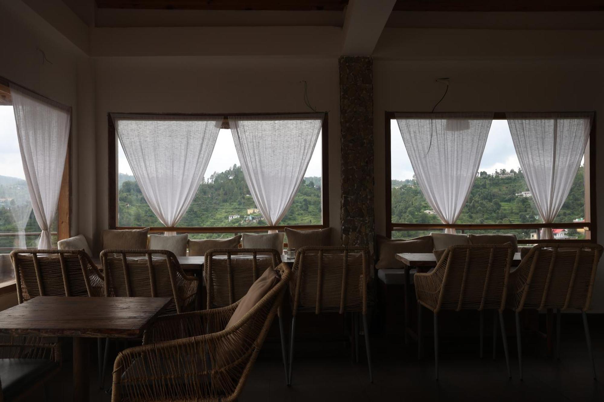 Exstasy Stays - Bathtub Rooms & Cafe - Your Romantic & Cozy Getaway - Thhpsociety - Mukteshwar Zewnętrze zdjęcie