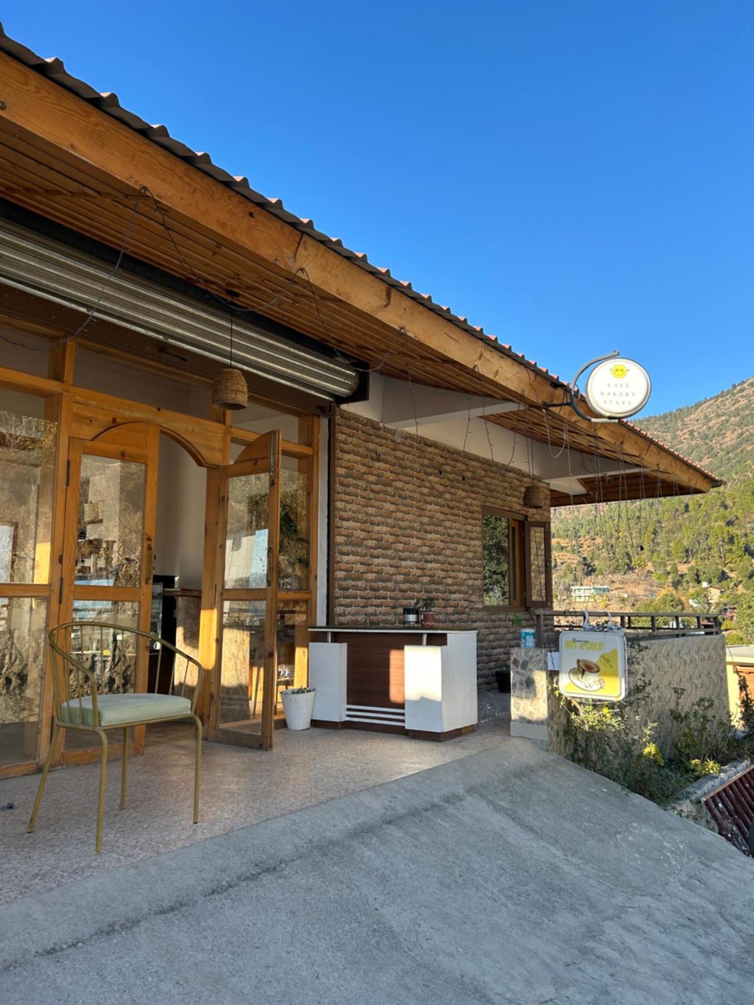 Exstasy Stays - Bathtub Rooms & Cafe - Your Romantic & Cozy Getaway - Thhpsociety - Mukteshwar Zewnętrze zdjęcie